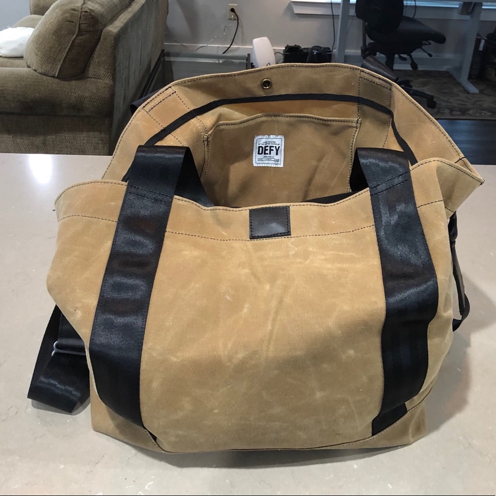 DEFY Cargo Hold Tote/Ballistic Nylon in tan